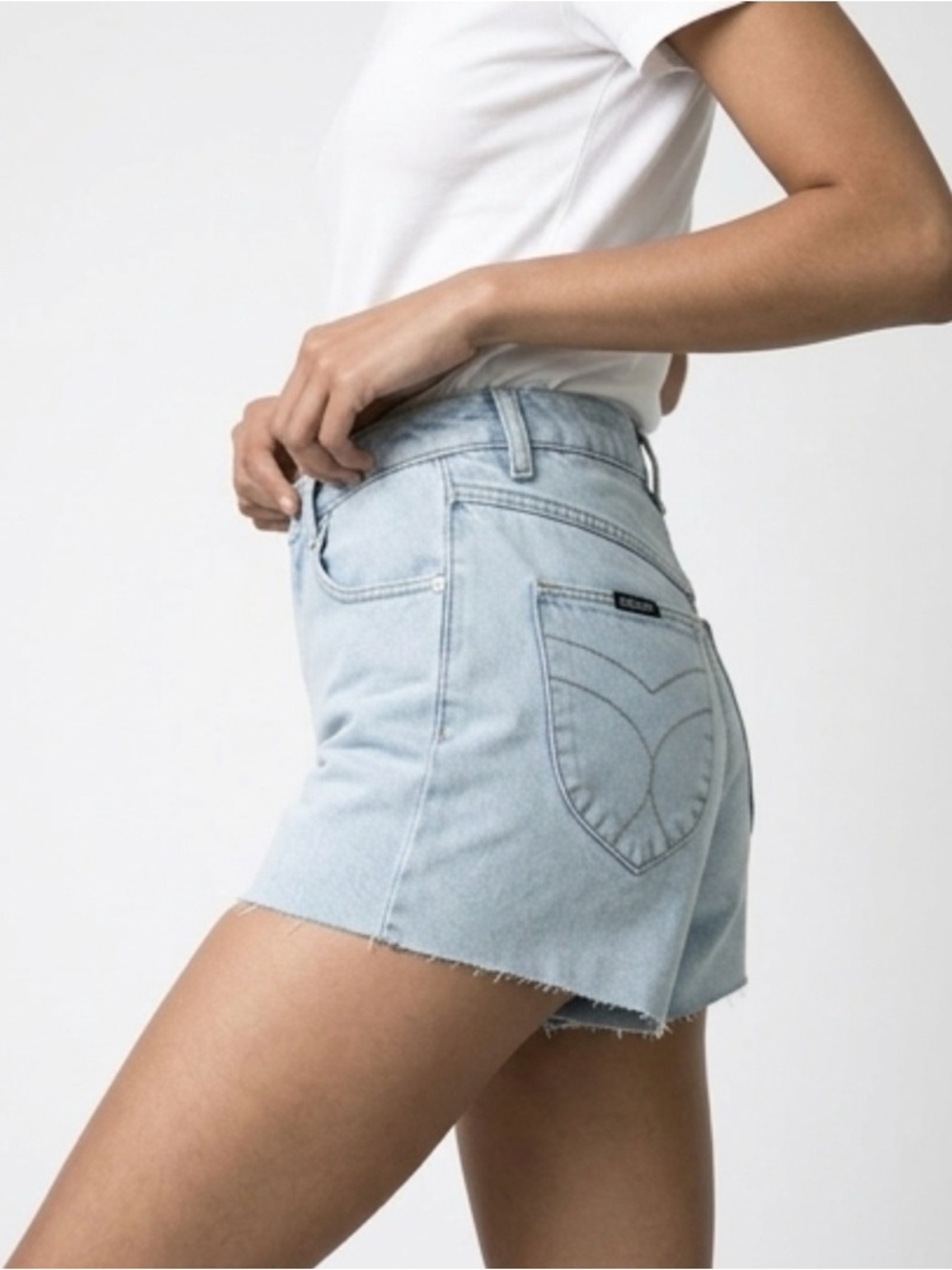 ROLLA's High Waisted Cut-Off Shorts in Light Wash  Size 25